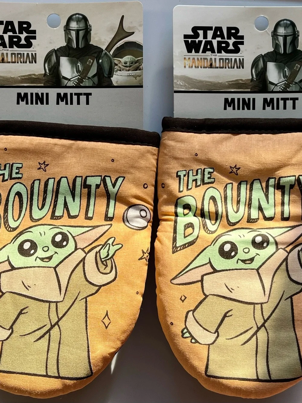 Disney Star Wars The Mandalorian Grogu Mini Oven Mitts - Set of 2 - NWT